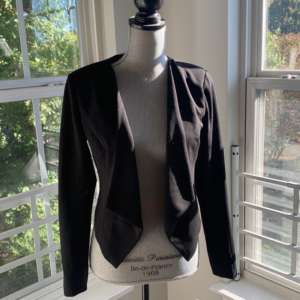 Black stretchy blazer cropped